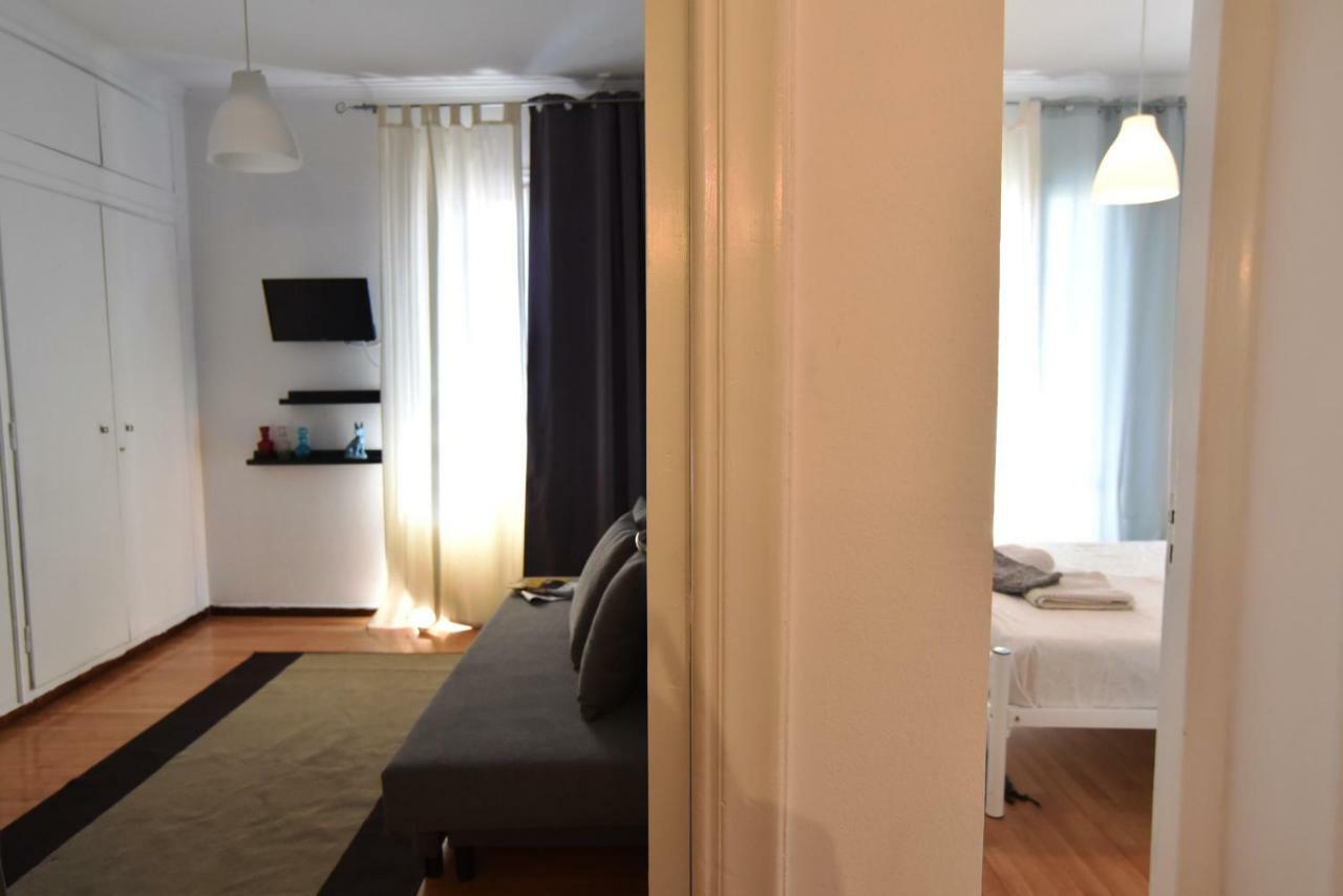 Artist'S Lovely Nest Under The Shadow Of The Parthenon Apartamento Atenas Exterior foto