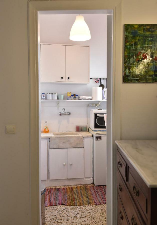Artist'S Lovely Nest Under The Shadow Of The Parthenon Apartamento Atenas Exterior foto