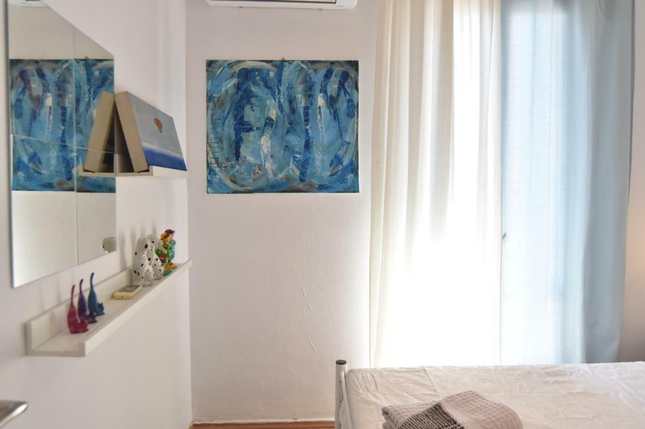Artist'S Lovely Nest Under The Shadow Of The Parthenon Apartamento Atenas Exterior foto